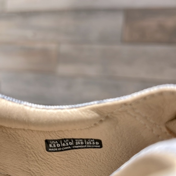 Spenco Women's Malibu Lace Sneaker - Picture 6 of 7